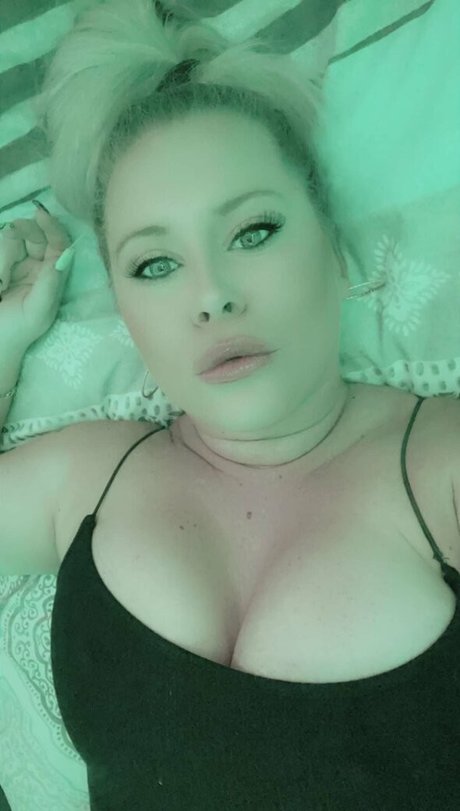 nikolekanexo model nice pic