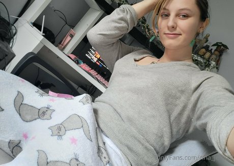 busty mom onlyfans beautiful naked photos