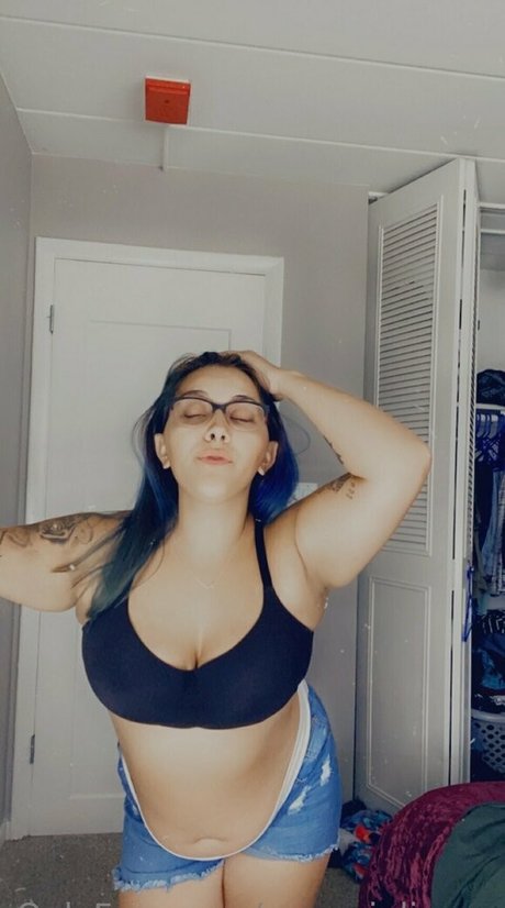 queenjuliaoxx high quality pornstar image