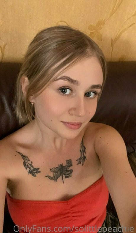 solittlepeachie star pornographic gallery