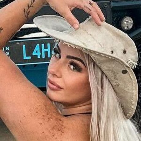 XO Peaches pornstar nudes picture