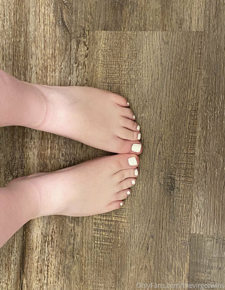 thevirgotwins erotic model img