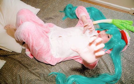 Louise Waifu free pornstar img