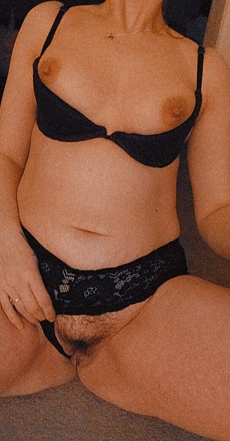 ScottishColie model xxx photo