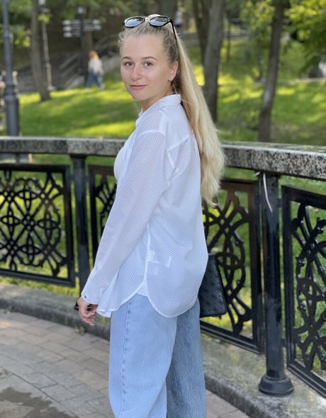 little virginnn naked pornstar img