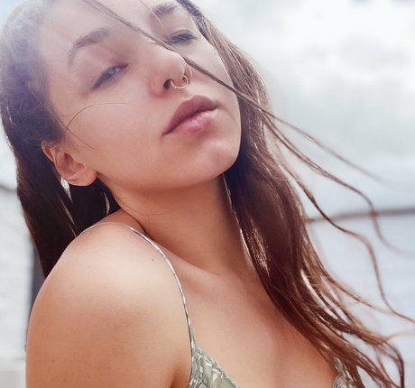 justbili naked model image