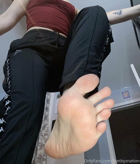 feetznation nudes model images