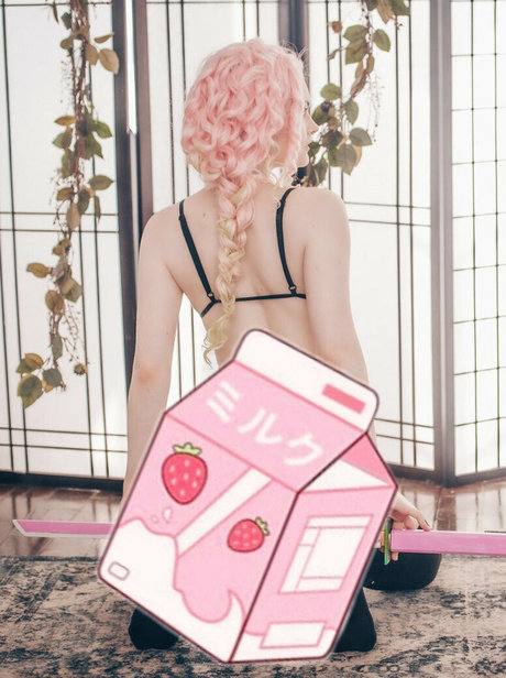 lovelybedhead top model image