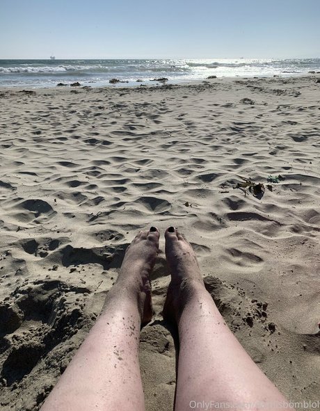 domisbomb nudes actress photos