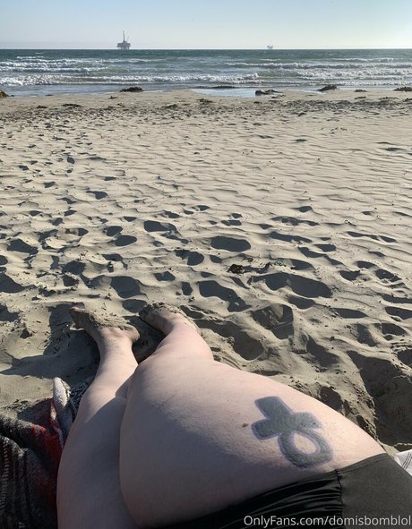 domisbomb star pornographic gallery