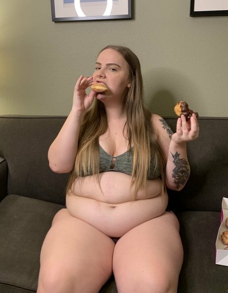 burstingbabe art actress archive