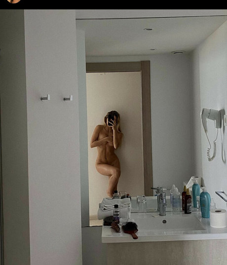 Maria Mingueza erotic model picture