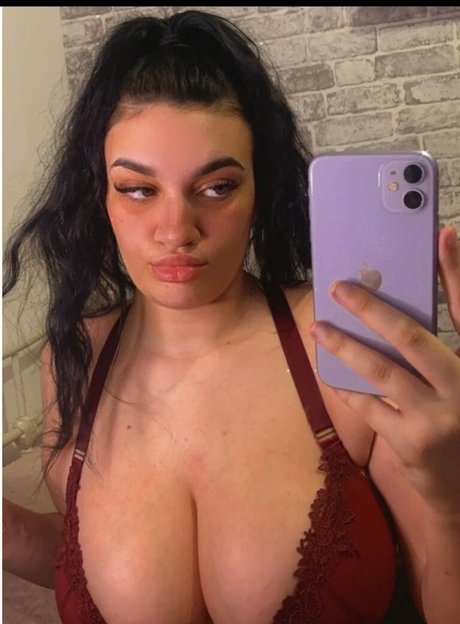 Chloe Ann Whitham star exclusive image