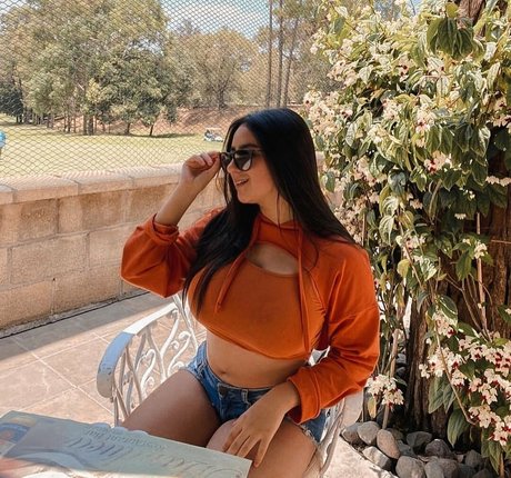 Danahe Vasquez Quick model image