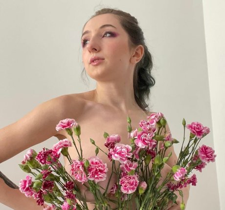 Ashley Rossy porn model pic