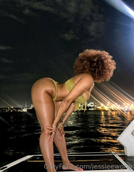 Jessleewong hot model picture