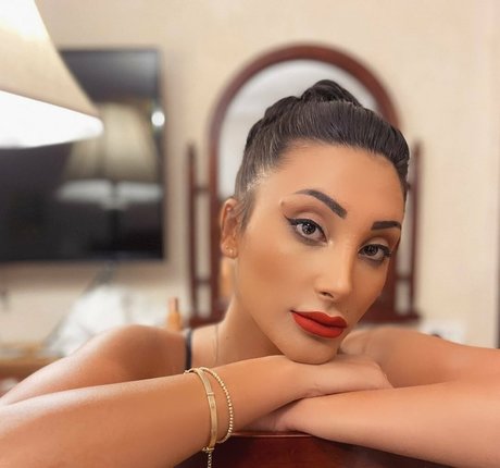 Chen Levi free actress img