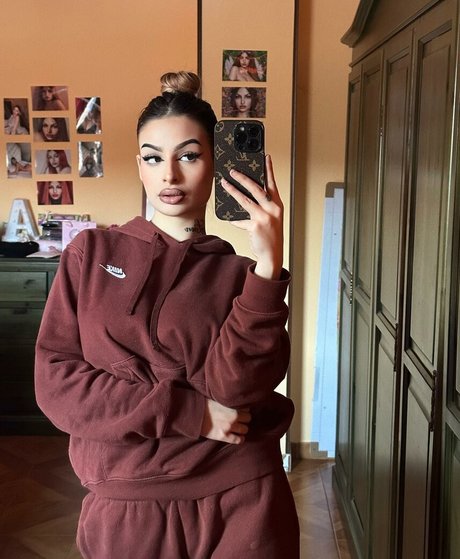 aliih hx beautiful pornstar picture