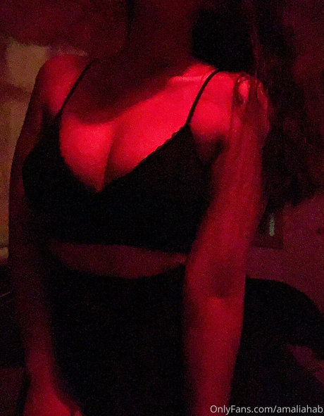 amaliahab model art archive