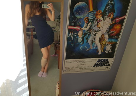 lil miss fox hot model photo