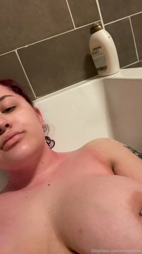 emilyylime model nudes pic