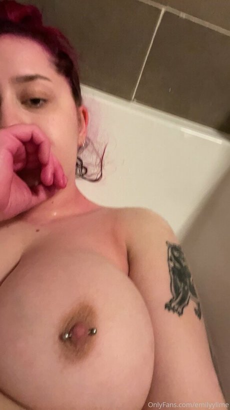 emilyylime pornstar nude picture