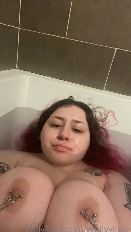 emilyylime naked star images