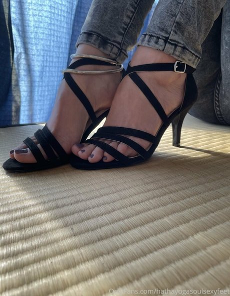 hathayogasoulsexyfeet model pics