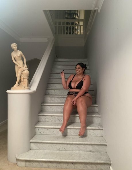 kiwibbw pretty actress pic