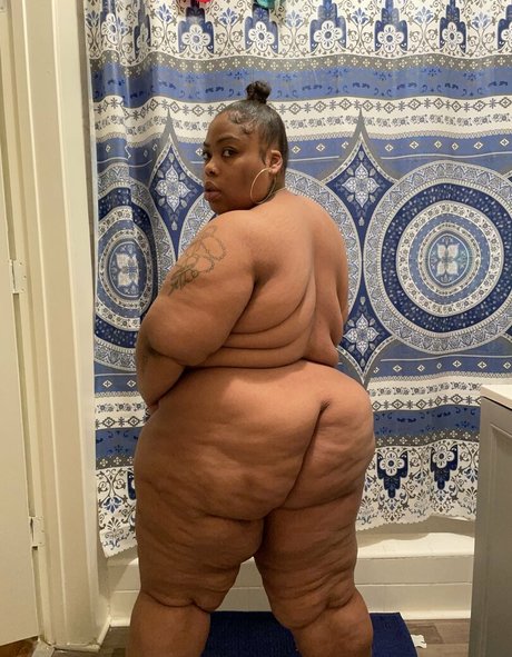 juicaaayyee naked actress image