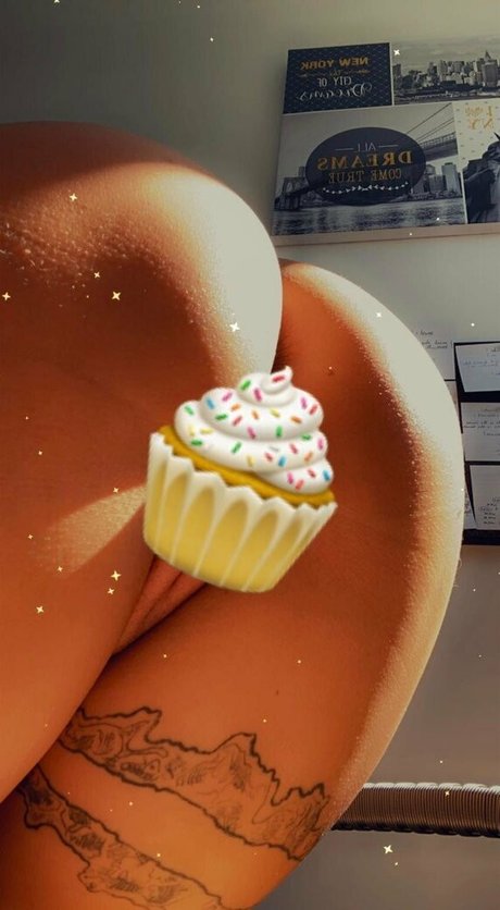 redhead ass onlyfans pretty pic