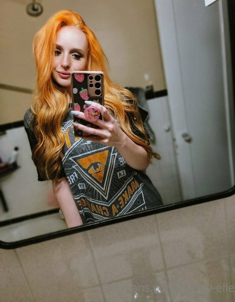 Elle Dainty pornographic model pictures