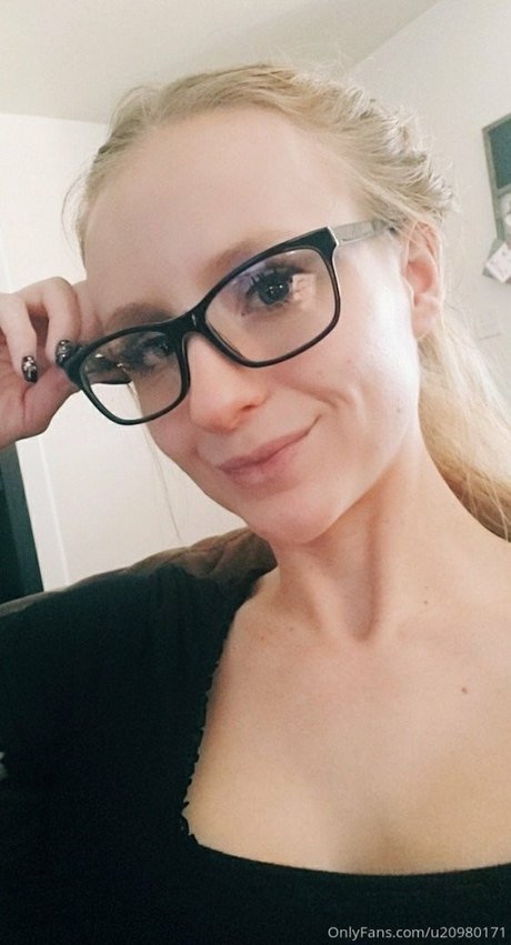 Elle Dainty hot pornstar gallery