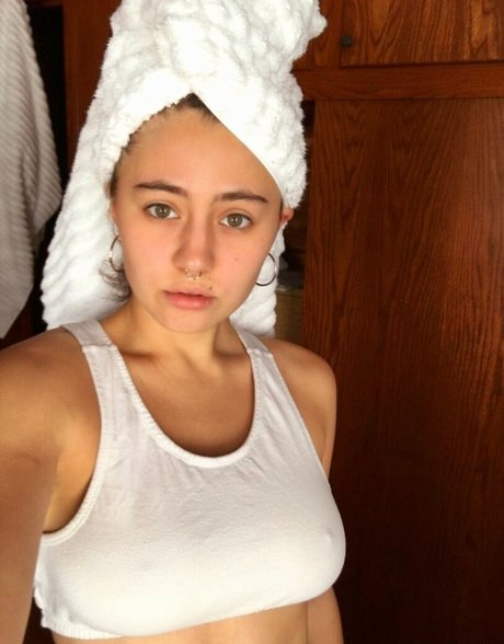 Lia Marie Johnson star pornographic gallery