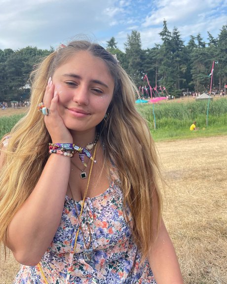 Lia Marie Johnson free actress img