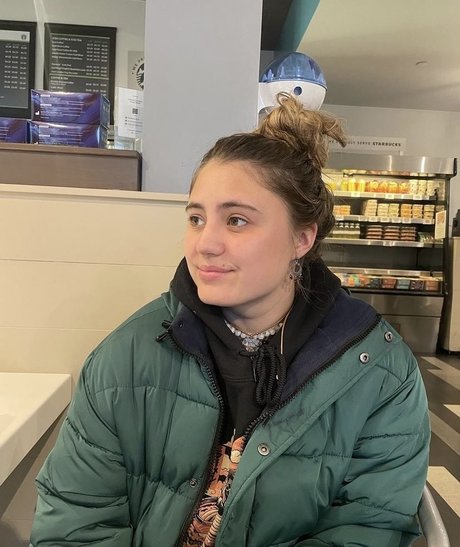 Lia Marie Johnson nudes model photos