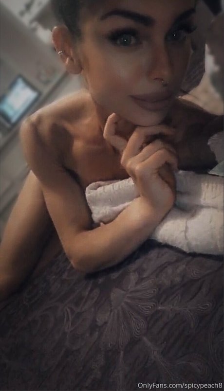 spicypeach8 art model img