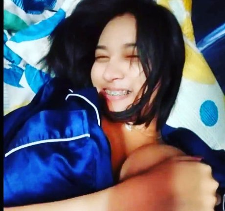 Warunee Thanyaphu Quick model image