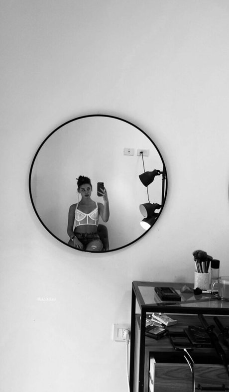 morelimelich hot model image