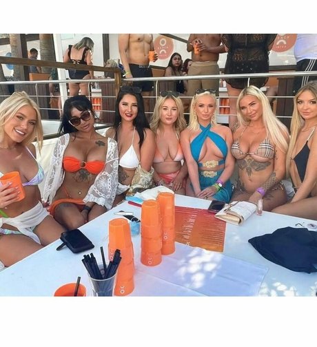 Leanne Campbell erotic actress pic