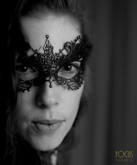 focus boudoir beautiful model pics