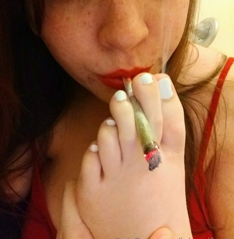 lelannifeets pornographic star pic