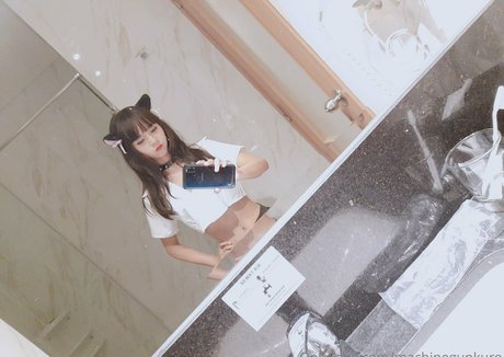 Machinegunkuro pornstar adult pic