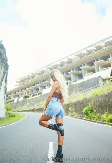 lonnabo star adult photo