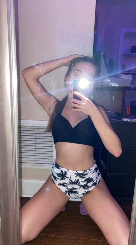 taylorherd02 model naked images