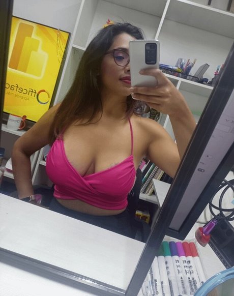 Vivi Becerra hd actress pic