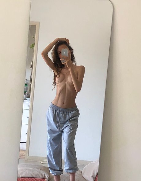 Awaytohealthy star erotic pics