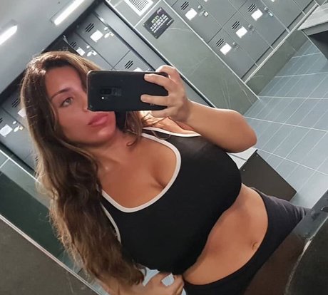 Tami Bar star sexy photo