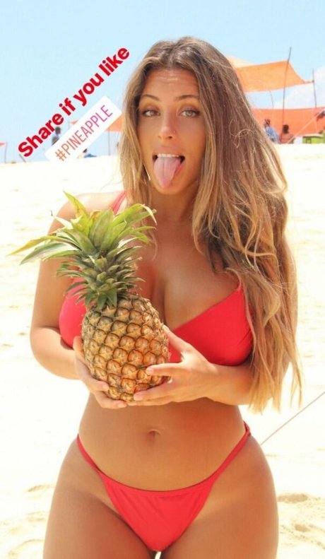 Tami Bar beautiful model pics