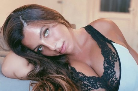 Tami Bar model free image